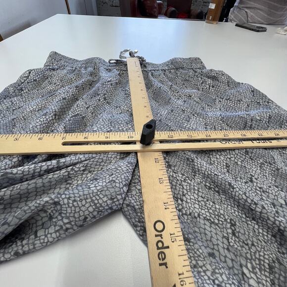 J McLaughlin Pants Womens Small Snakeskin Print Drawstring Lightweight Lounge - Picture 7 of 8